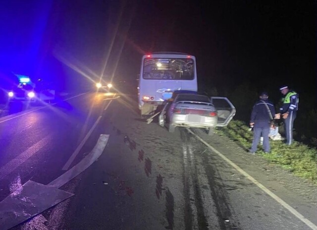 «Выехал с прилегающей территории»: двое погибли в ДТП с автобусом и легковым автомобилем под Самарой 