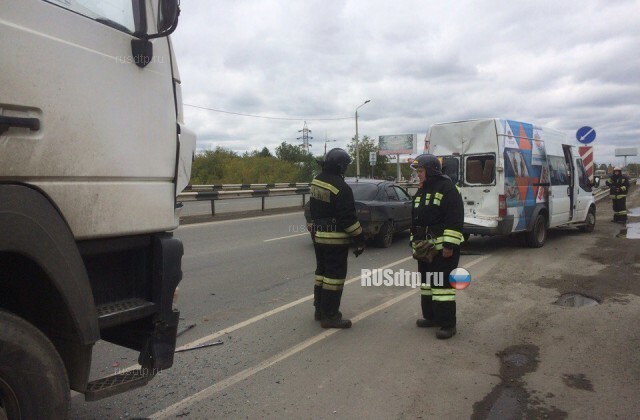 В Челябинске в ДТП попала детская футбольная команда 