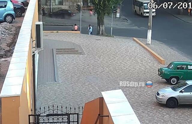 В Одессе пьяный водитель сбил троих пешеходов