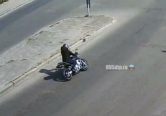 Мотоциклист врезался в столб в Житомире