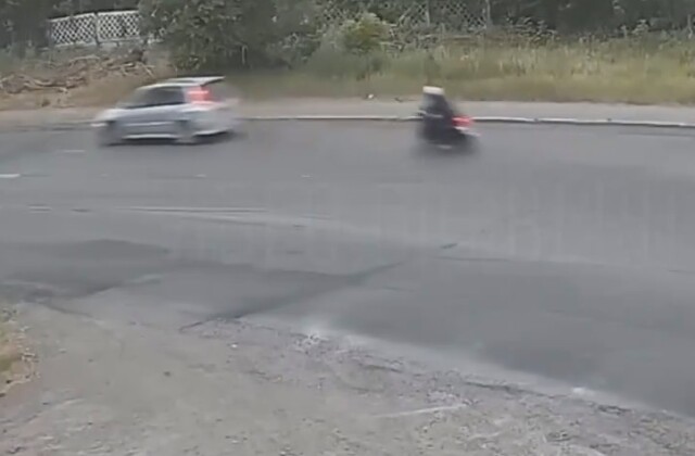 Два мотоциклиста не вписались в поворот в Бийске