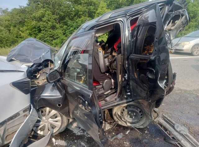«Смяло в лепешку»: четыре автомобиля столкнулись в пригороде Владивостока 