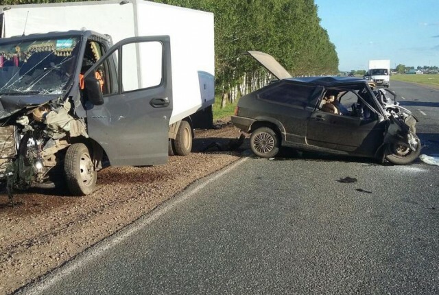 В Башкирии водитель и пассажир «Лады» погибли в ДТП с «Газелью» 