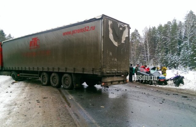 Супруги погибли в ДТП с большегрузом в Удмуртии 