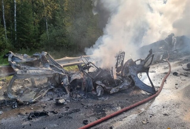 «Водитель фуры выехал на встречную полосу»: трое погибли в огненном ДТП на трассе А-130 