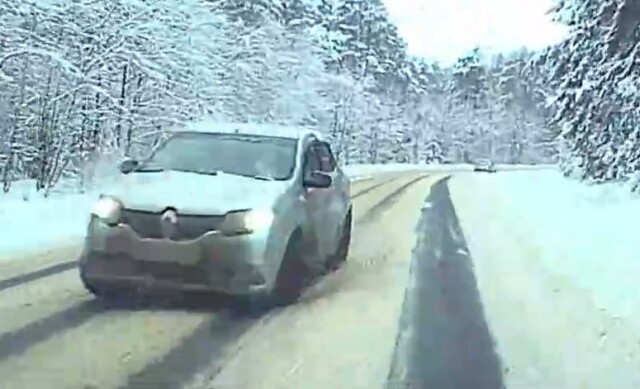 ДТП на трассе Владимир — Муром: Renault Logan вынесло на встречную полосу 