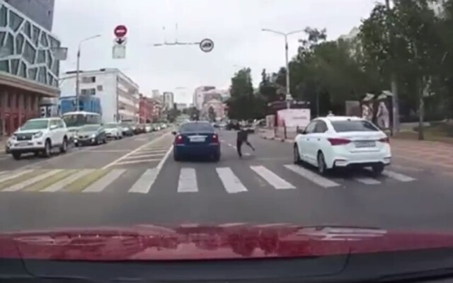 «Один сбил, другой переехал»: подросток попал под колеса двух машин в Белгороде 