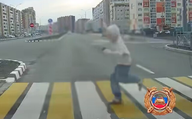 12-летняя девочка попала под колеса автомобиля в Архангельске 
