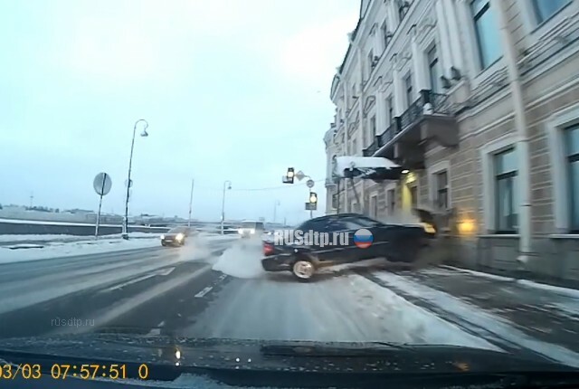 Видео утреннего полёта на Кутузовской набережной