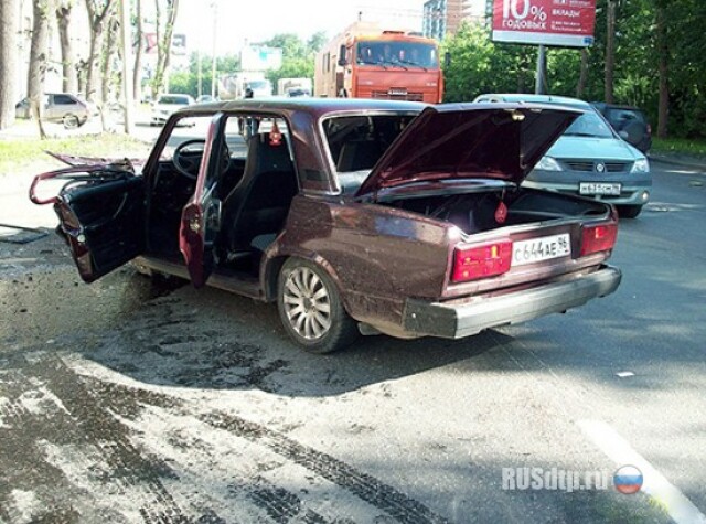 В Екатеринбурге водителю «семерки» оторвало голову 