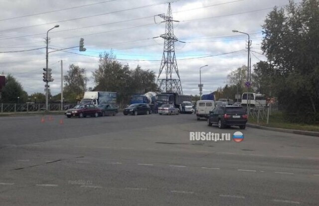 В Череповце самосвал без тормозов устроил массовое ДТП с участием 8 автомобилей 