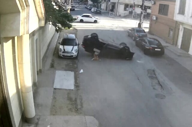 В Махачкале ребенок выпал из машины в момент ДТП