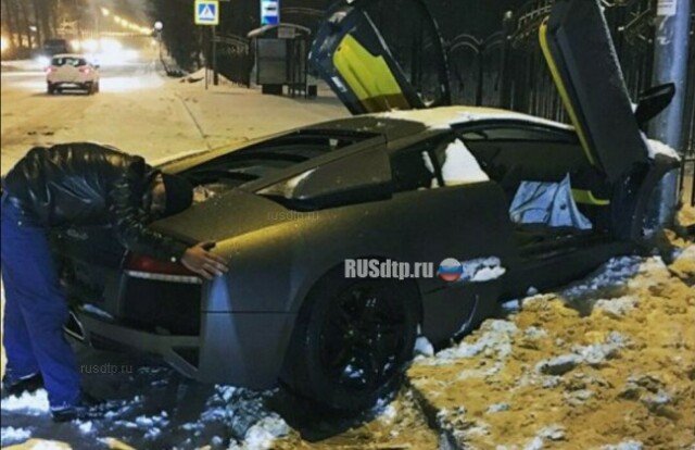 В Москве водитель обнял спасший его в ДТП Lamborghini 