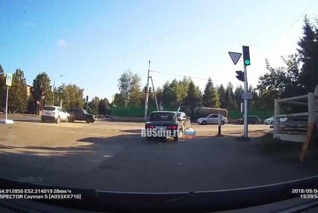 Nissan и ВАЗ-2107 столкнулись в Альметьевске