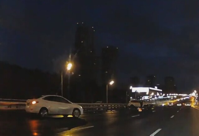ДТП из-за обледенения на мосту на Ленинградском шоссе 