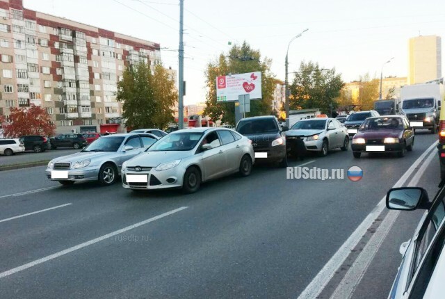 В Ижевске потерявший сознание таксист совершил массовое ДТП. ВИДЕО 