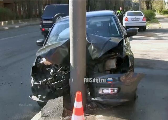 Уснувший водитель врезался в столб в Калининграде. ВИДЕО 