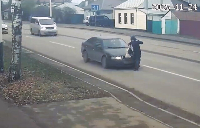 В Тамбове женщина перебегала дорогу и попала под колеса автомобиля