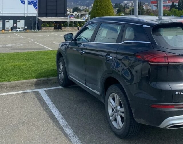 Как «Яндекс.Драйв» насчитал 87 000 рублей за несуществующие повреждения 