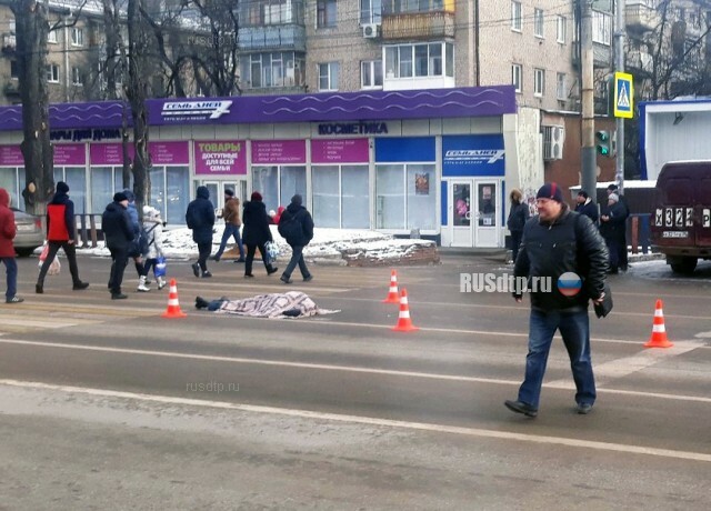Грузовик насмерть сбил пешехода в Воронеже. ВИДЕО 