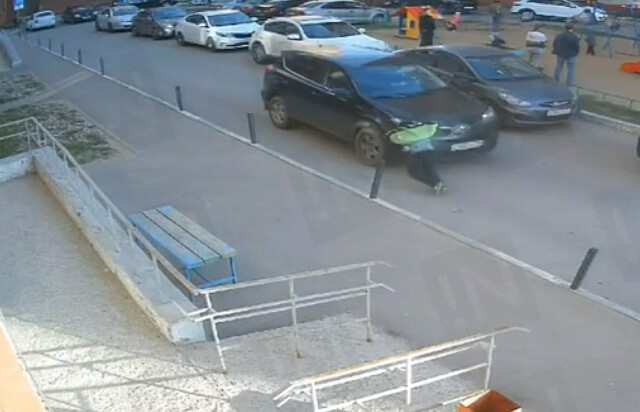 В Иванове ребенок выбежал на дорогу и попал под машину 