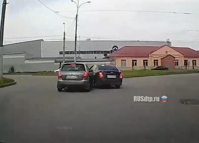 Ёрзал по всей дороге (с)