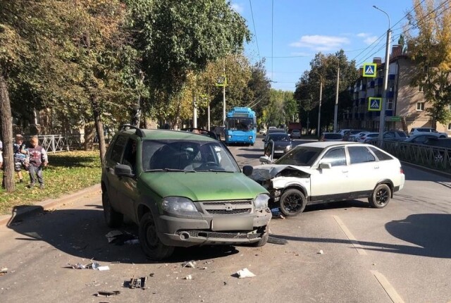 В Стерлитамаке пьяный водитель попал в ДТП при выезде со двора 