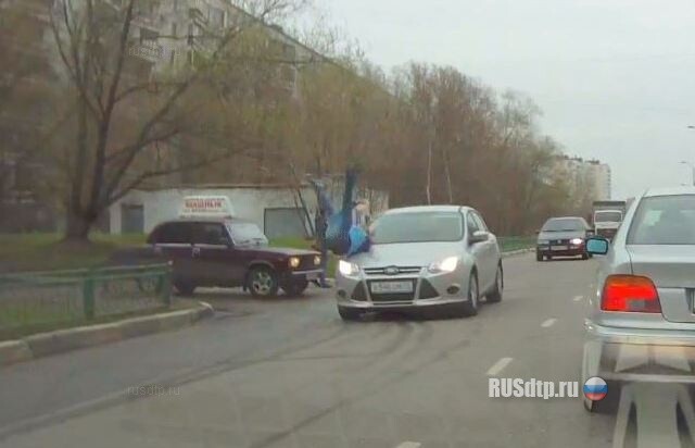 Блин, покаталась на роликах… 