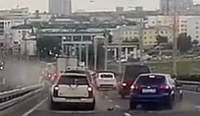 «Двигалась со скоростью не более «40 км/ч»: в Чебоксарах девушка устроила в ДТП на мосту