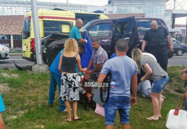 В Белгороде пассажирка «Тойоты» ранила ножом водителя, после чего покончила с собой 