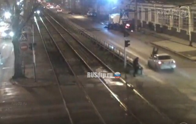 Наезд на пешехода в Краснодаре попал на видео