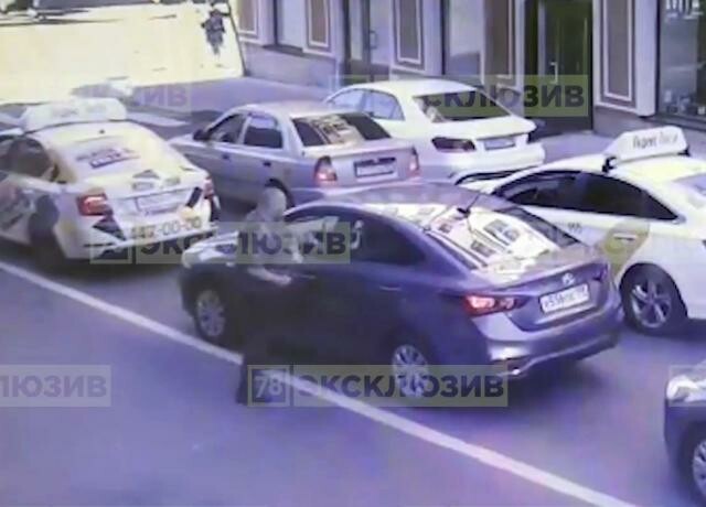 Пешеход набросился на водителя на Гороховой улице