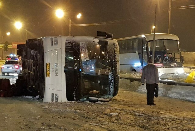 Два автобуса столкнулись на трассе М-4 «Дон» в Подмосковье 