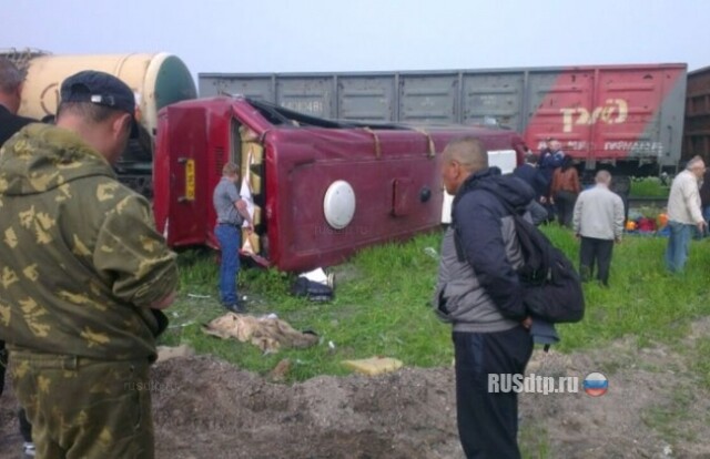 На Сахалине поезд столкнулся с автобусом. Погибли 5 человек 