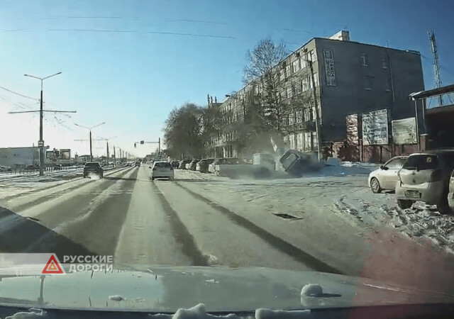 В Барнауле водитель спровоцировал ДТП и пытался скрыться