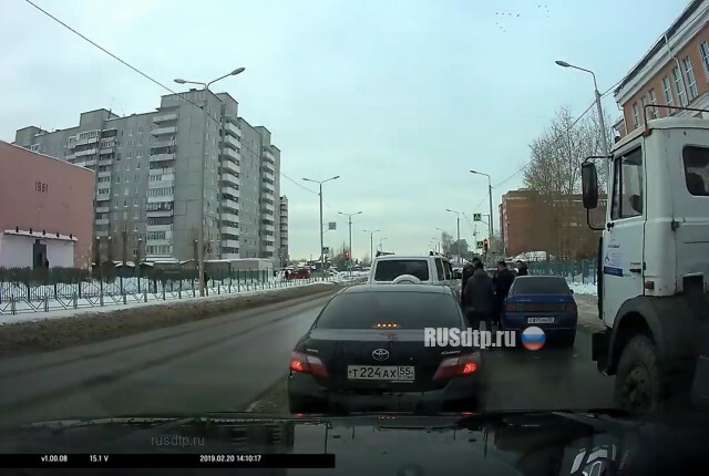 Дорожные разборки в Омске
