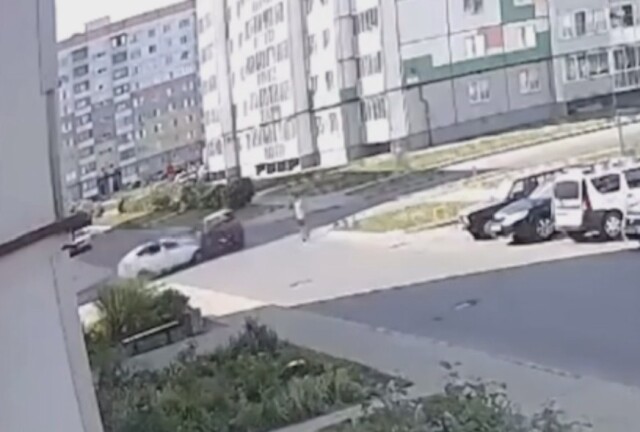 Два автомобиля столкнулись на перекрестке в Великом Новгороде 