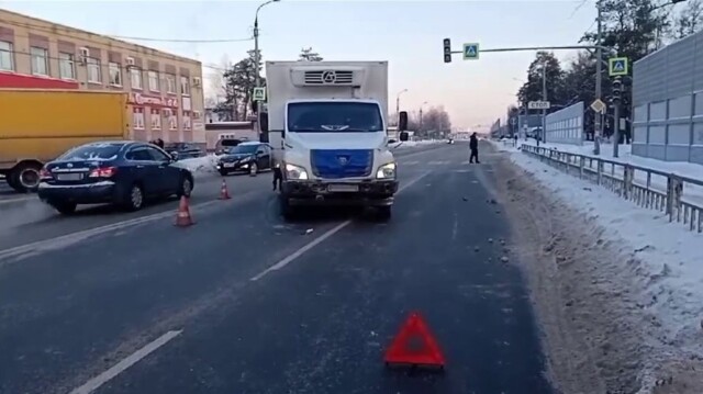В Дзержинске грузовик сбил двоих пешеходов