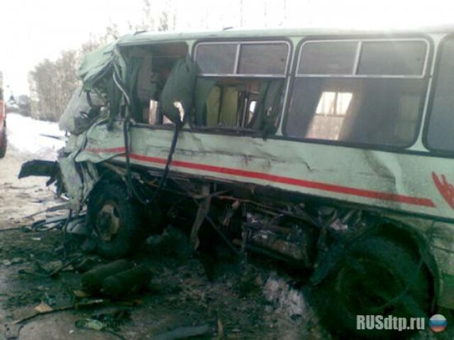 Столкновение автобуса ПАЗ с фурой в Нижегородской области 