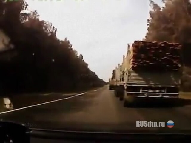 Подрезал фуру 