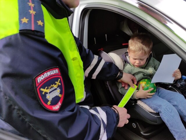 За перевозку ребенка без детского кресла автомобиль отправят на штрафстоянку 