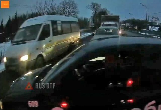 ДТП с участием такси и маршрутки в Подмосковье