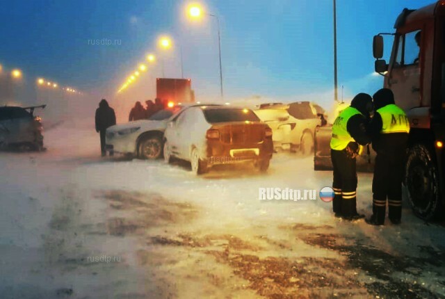 12 автомобилей столкнулись на трассе М-5 в Башкирии 