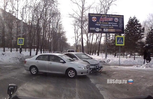 Одно ДТП с двух регистраторов 