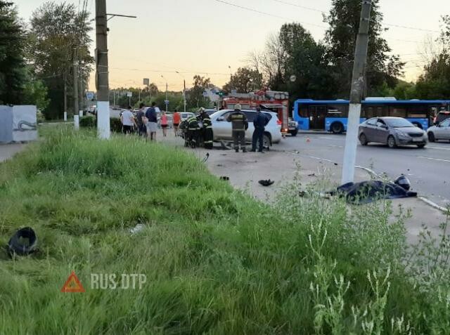 Водитель мотоцикла и его пассажир погибли в ДТП в Твери 