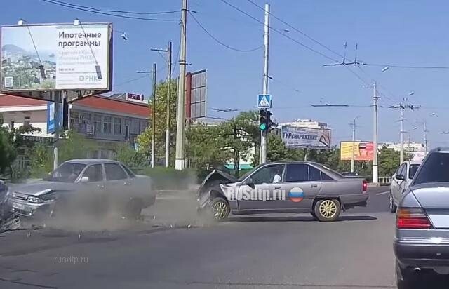 Столкновение машин в Севастополе