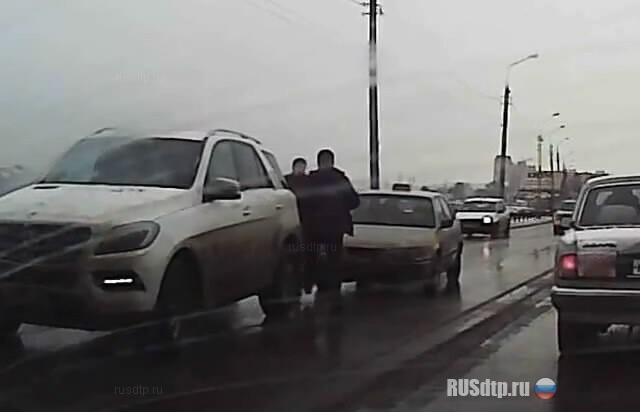 Драка на дороге 