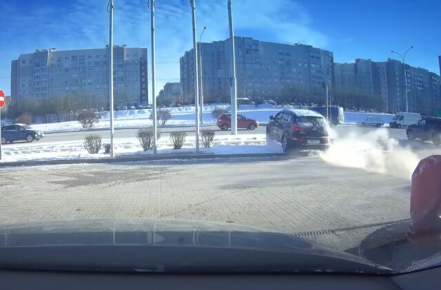 В Минске водителю кроссовера стало плохо за рулем 