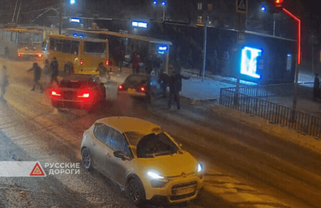 BMW и Subaru столкнулись в Днепре на улице Паникахи 