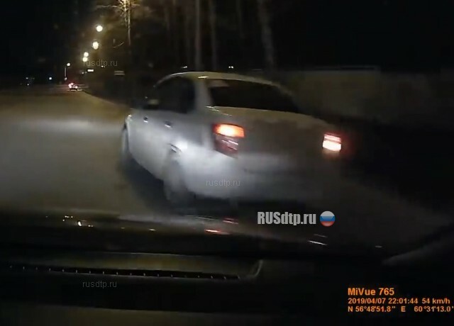 ДТП и конфликт на дороге в Екатеринбурге